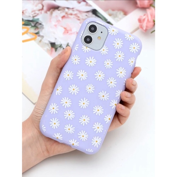 SHEIN Accessories - Purple Daisy Print iPhone 11 Pro Max Case 💜